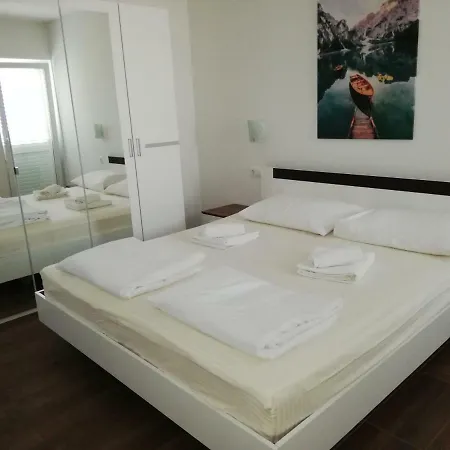Apartman Smilovic Appartement *